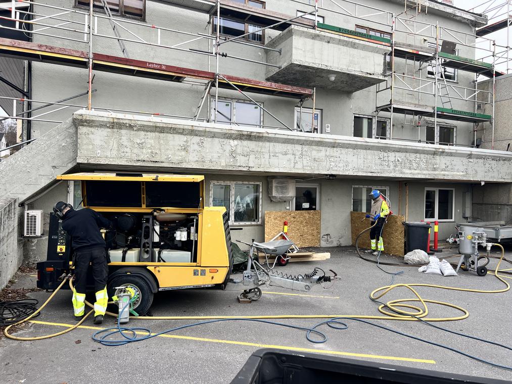 Jobbes med fasade mur