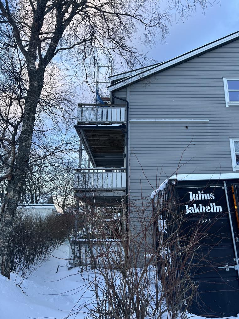 Viser bolig f&oslash;r renovering